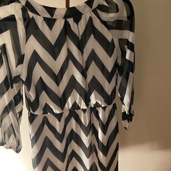 Striped dress - Picture 2 of 3